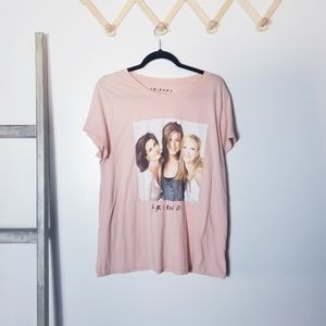 FRIENDS SHORT SLEEVE PINK SHIRT SIZE XL WITH MONICA, RACHEL & PHOEBE
